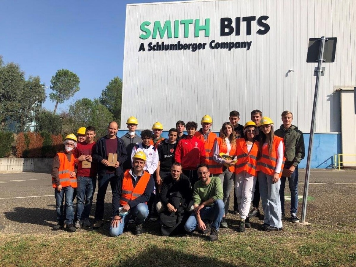 i ragazzi della v itis a. santucci di pomarance in visita alla smith bits di saline di volterra